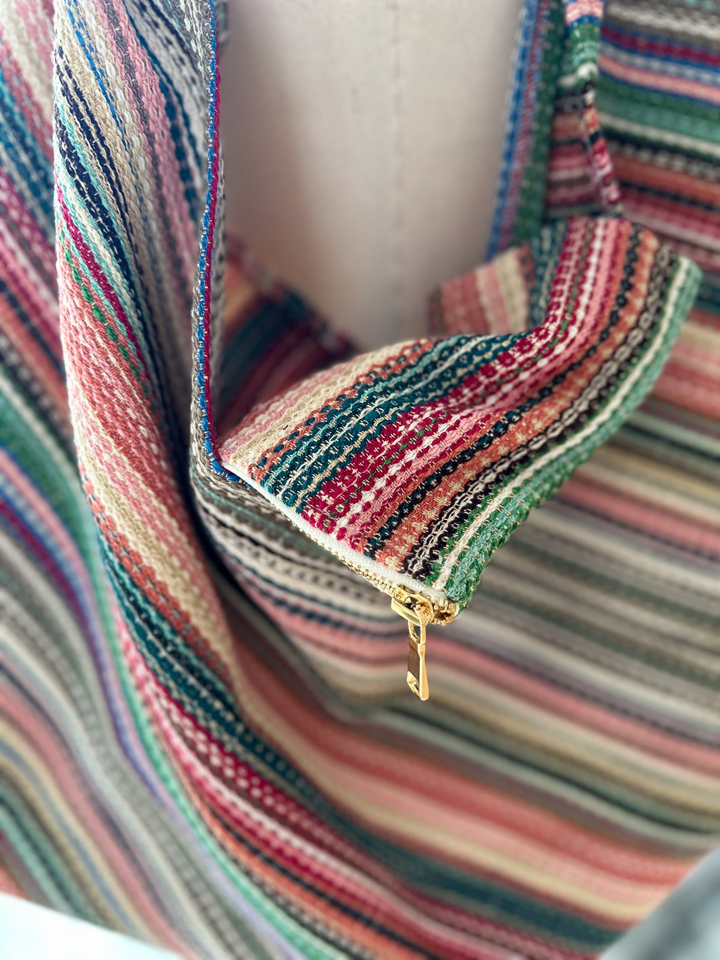 Multi-Stripe Zipper Pouch – Vecina